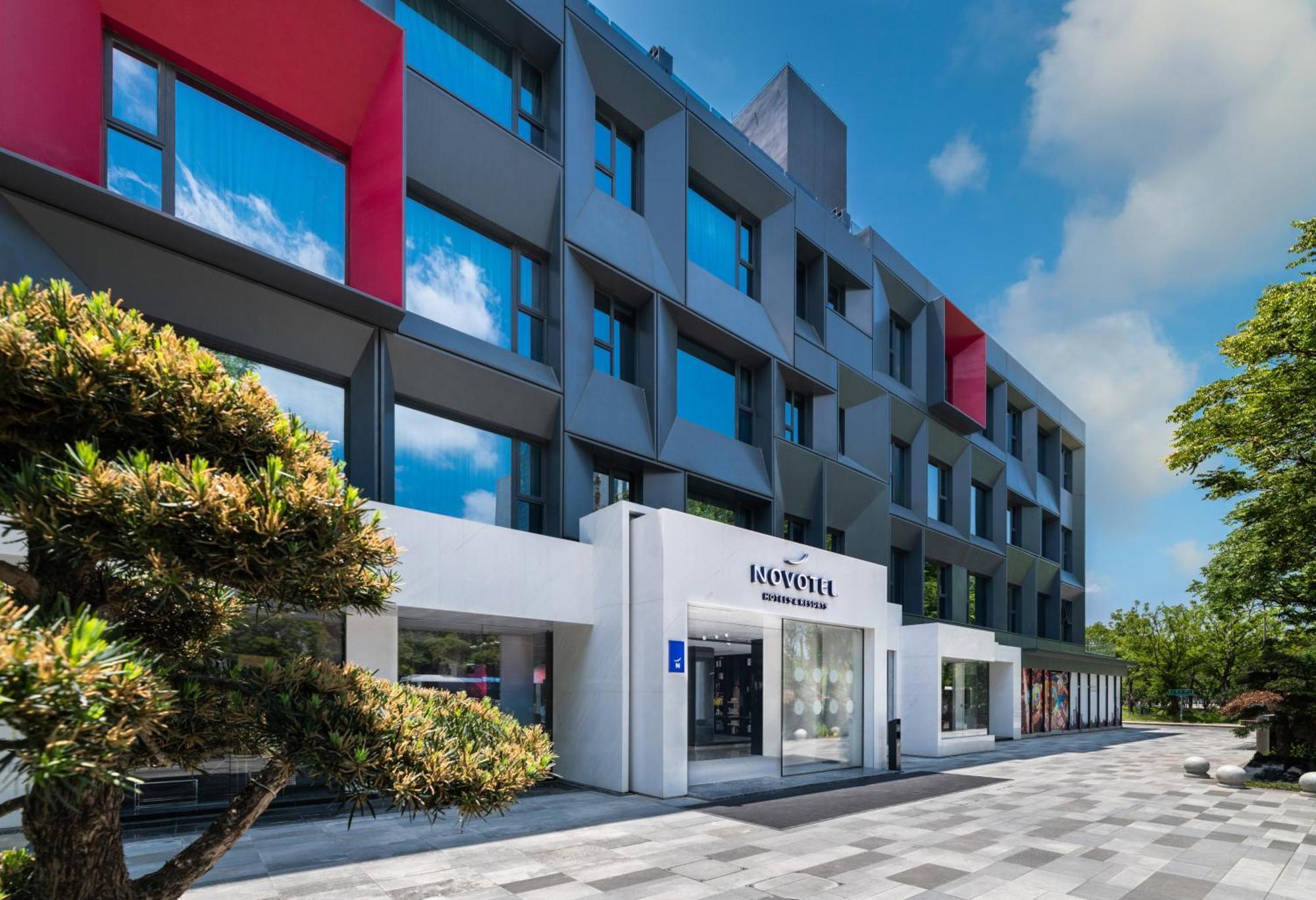 Novotel Yangzhou City Center Exterior foto